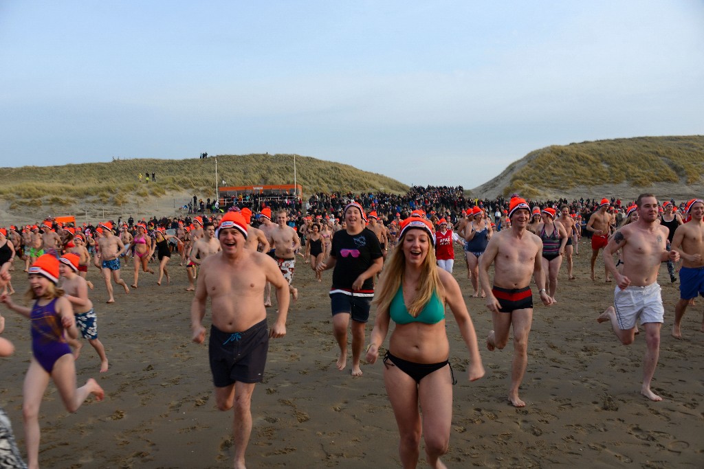 ../Images/Nieuwjaarsduik Nederzandt 2015 062.jpg